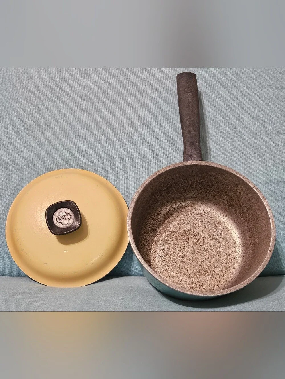 Yellow and Teal Vintage 1.5 Qrt Club Aluminum Sauce Pot with Lid